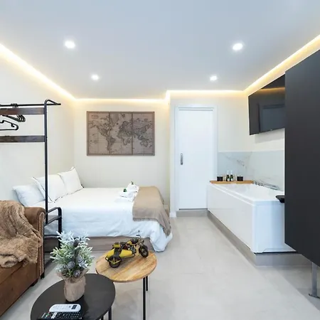 Luxury Jacuzzi Apartment