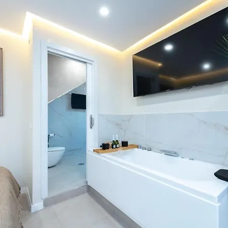 Апартаменты Luxury Jacuzzi